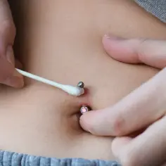 Infekcja piercingu: Kompleksowy przewodnik, jak zapobiegać i leczyć