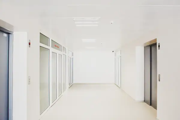 Dezynfekcja i sterylizacja w placówce medycznej: przewodnik po produktach, procedurach i najczęstszych błędach